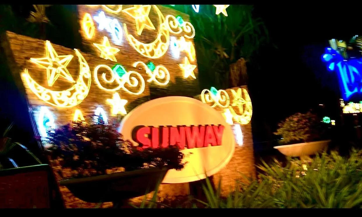 Eco Resort Beverly Hills Ipoh Luxury tent